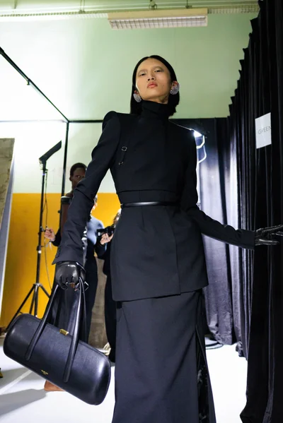Look 32